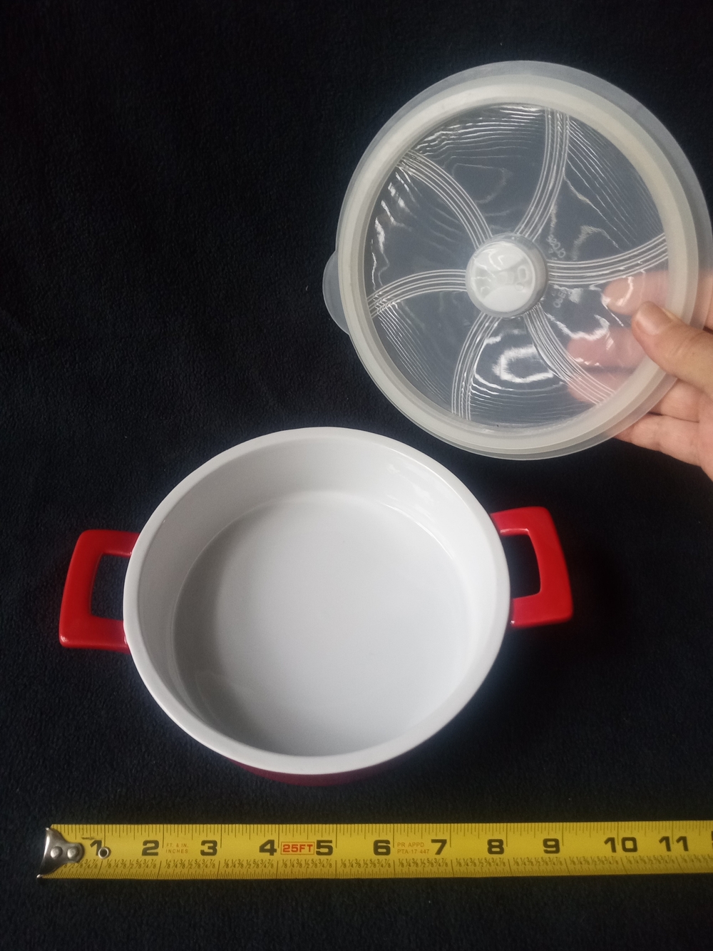 CASSEROLE RED & WHITE STONEWARE WOLFGANG PUCK Vented Microwave Lid 7" Round 1Qt